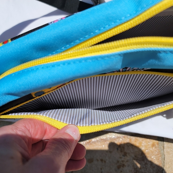 NWT Loungefly MTV Fanny Pack - Picture 7 of 9